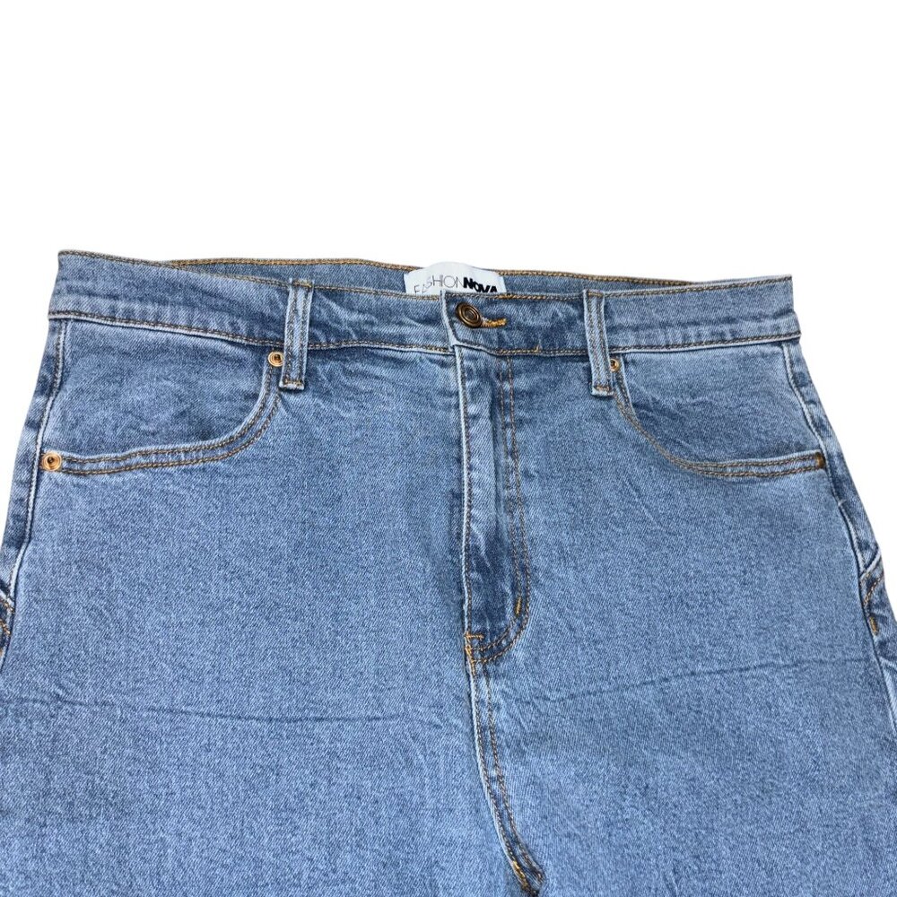 Fashion Nova Size 13 Flared Jeans Light Wash - Picture 3 of 7